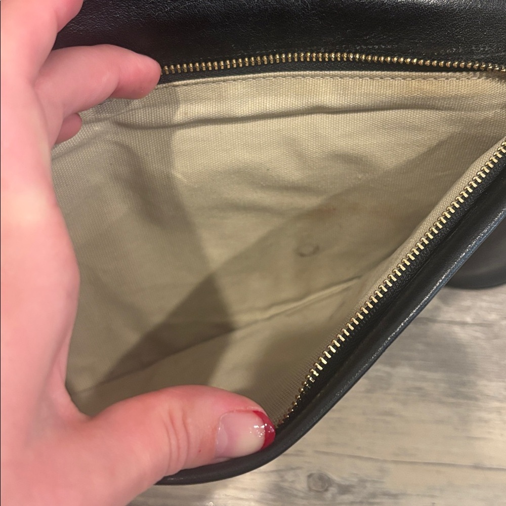 Tory Burch Bombe Reva leather clutch black with gold colored chain - Picture 6 of 12